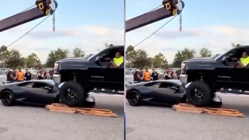 De película: camioneta queda montada sobre un Lamborghini tras confusión de pedales