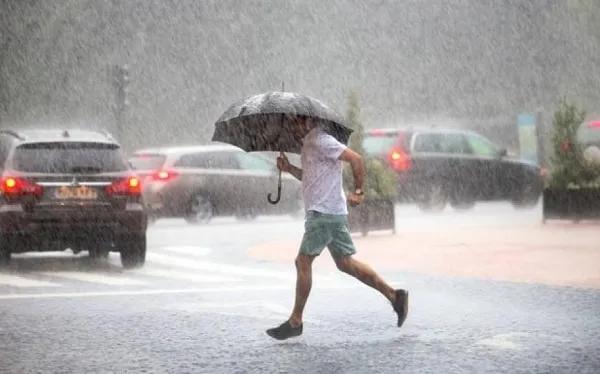 Este domingo vaguada provocará fuertes aguaceros, tormentas eléctricas y ráfagas de viento en gran parte del país desde el mediodía