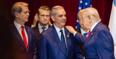 Presidente Abinader condena el «cobarde ataque» durante cena de la prensa con Trump