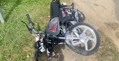 Choque entre motocicleta y camioneta deja dos heridos en la carretera Hato Mayor