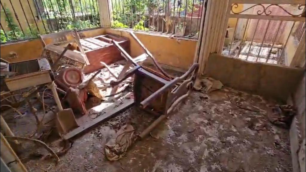 Piden al Gobierno sanear una cañada que atraviesa un residencial en Hato Nuevo, Manoguayabo