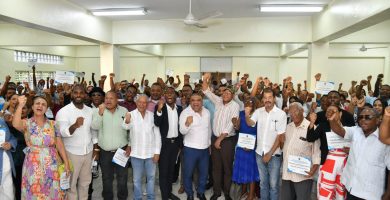 «Muchos de los funcionarios fueron alcaldes y regidores por el PRD y hoy se portan malisímo», dice Héctor Guzmán