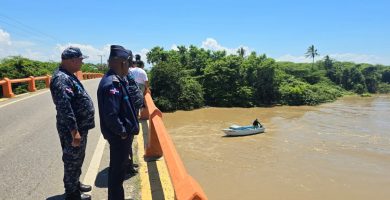 Intensifican búsqueda de niño desaparecido tras caer en río Yaque del Norte