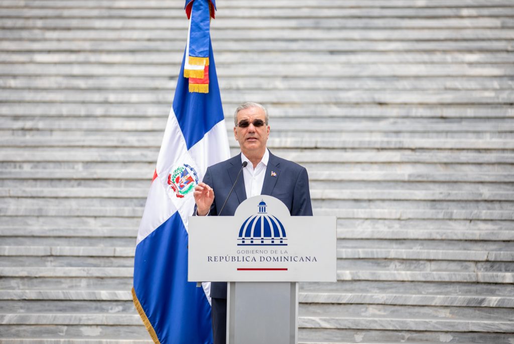 Gobierno dominicano trabaja de manera “diaria” para estabilizar precios de la canasta básica, dice Abinader