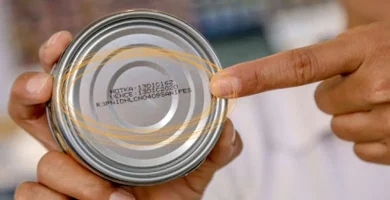 Residentes en Los Casabes dicen que consumen alimentos vencidos por su bajo costo; aseguran que no les hace daño