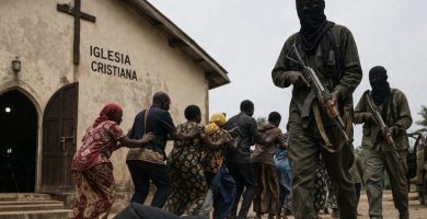 Ultiman a un pastor y secuestran a 40 feligreses en un ataque a una iglesia en Nigeria