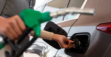 Gasolina supera los 4 dólares y marca nuevo récord en Estados Unidos