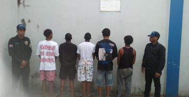 Apresan cinco hombres acusados de maltratar gato en Sabana Perdida, SDN