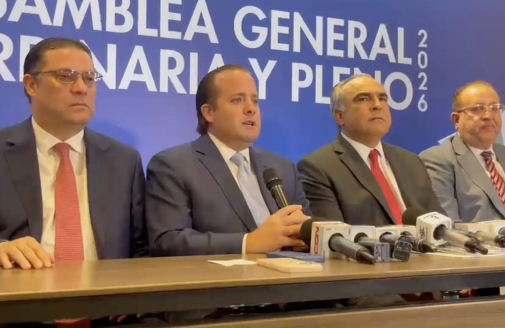 Gobierno y sector empresarial expresan preocupación por impacto de la guerra en combustibles