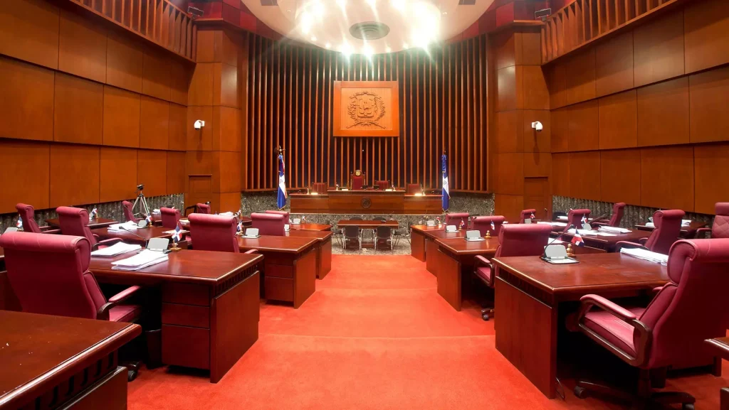 Legislador propone creación del Ministerio de Transporte; Senado envía propuesta a comisión