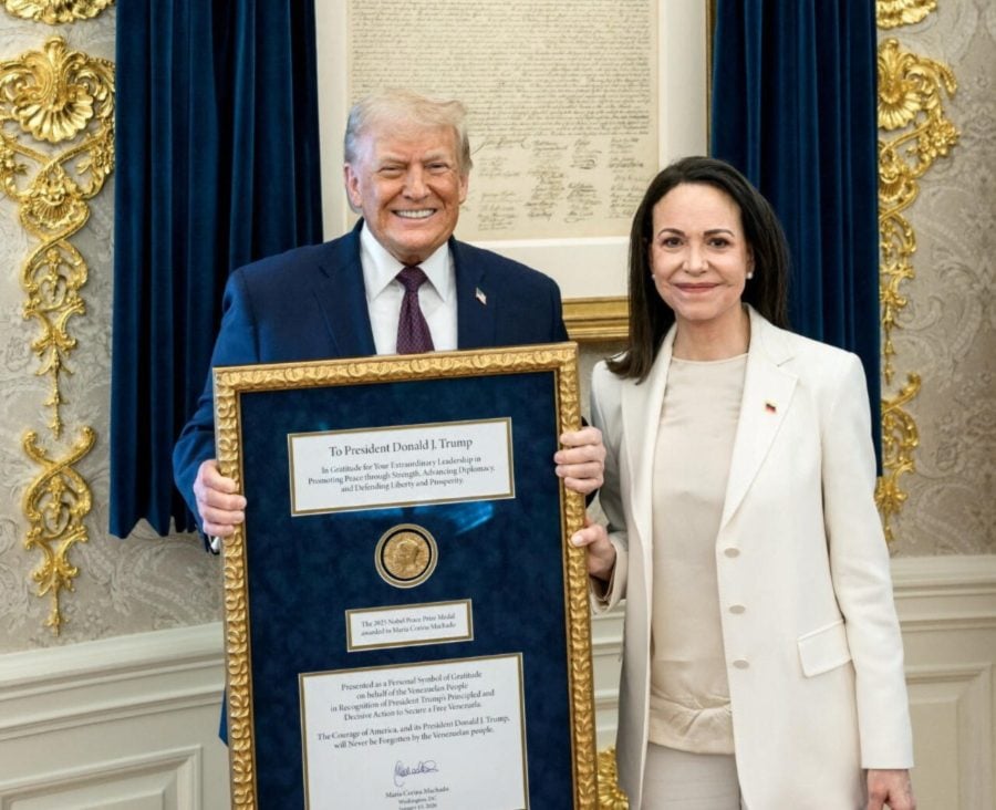 Trump afirma que María Corina le dijo que no merecía el Nobel al entregárselo