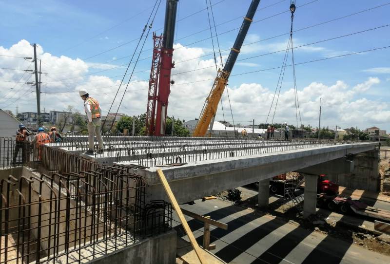 Cerrarán vía en la Ecológica por instalación de vigas de puente peatonal