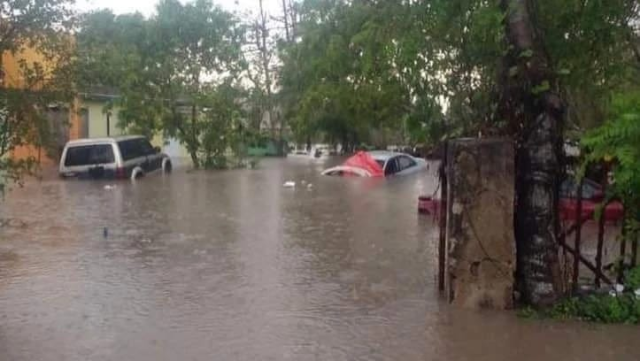 VIDEO: Lluvias provocan desbordamientos e incomunican la carretera Hato Mayor–El Seibo