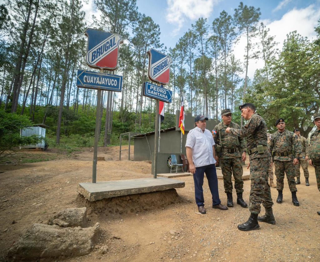 Autoridades refuerzan seguridad fronteriza con inspección desde Elías Piña hasta Dajabón