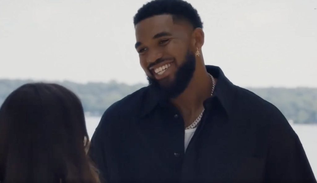 Dominicano Karl-Anthony Towns aparece en la esperada secuela de “El Diablo Viste a la Moda”