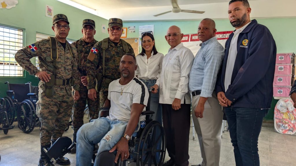 Ministerio de Defensa realiza operativo médico en Montecristi y anuncia escuela vocacional