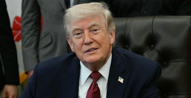 Trump advierte posible ofensiva contra Irán si “se porta mal”