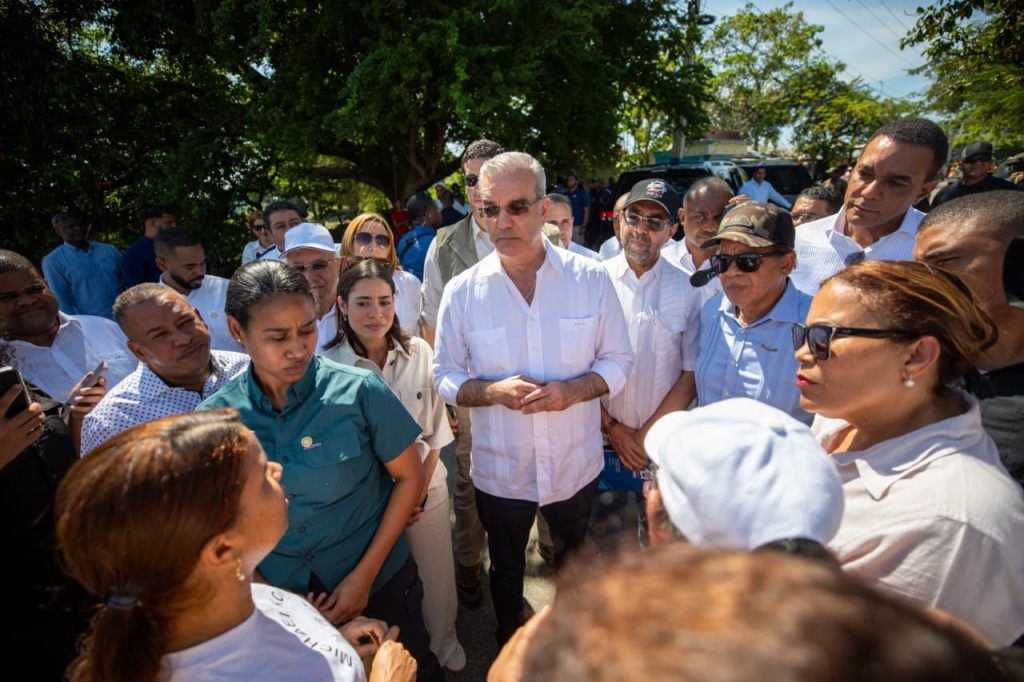 Abinader anuncia apoyo a productores afectados por lluvias en la Línea Noroeste