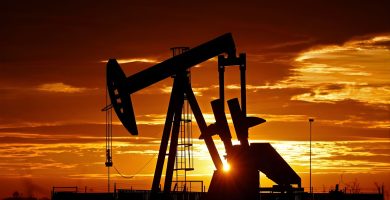Petróleo de Texas sube un 0,5 %, hasta 102,5 dólares, por las nuevas tensiones en Ormuz
