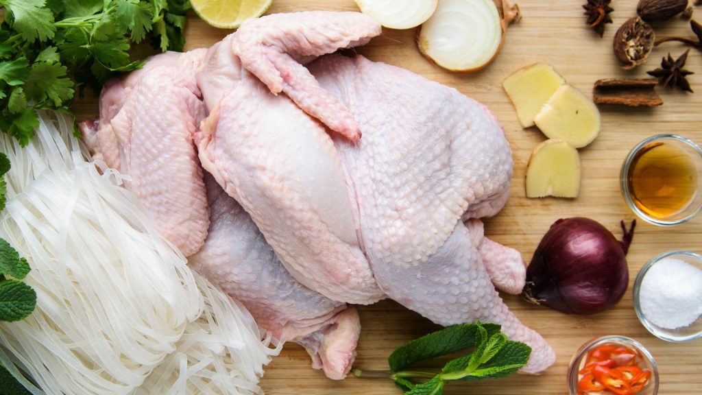 Gobierno almacenará 8 millones de libras de pollo congelado para estabilizar precios del mercado