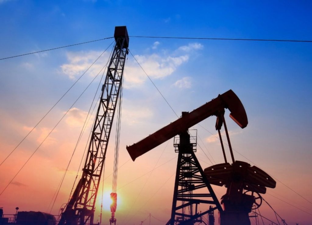Petróleo de Texas cae un 3,9 %, hasta US$102,27, al mantenerse la tregua EEUU-Irán