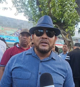 Pensionados de la Policía Nacional protestan exigiendo pago del mes de abril