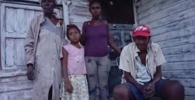 «Me estoy muriendo de hambre con mi familia»:anciano pide ayuda ante precaria situación