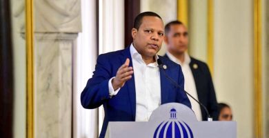 Eddy Alcántara afirma que comercio ilícito pone en riesgo la salud y golpea la economía nacional