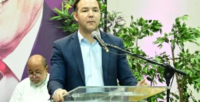 Johnny Pujols: «Gobierno ya recortó la mitad a partidos en 2022; ahora quiere desaparecerlos»