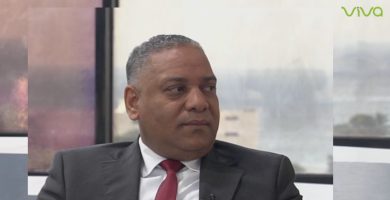 Diputado Carlos Gil critica gestión de la Alcaldía SDE;denuncia crisis de servicios públicos