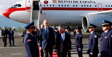 Rey Felipe VI llega a Costa Rica para asistir a la investidura presidencial