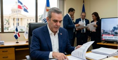 Gobierno dominicano reasigna miles de millones para contener el golpe de la guerra en Medio Oriente
