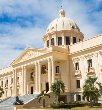 Abinader dispone la extradición de dos dominicanos solicitados por Estados Unidos, a quienes involucran en delitos de drogas y otros crímenes
