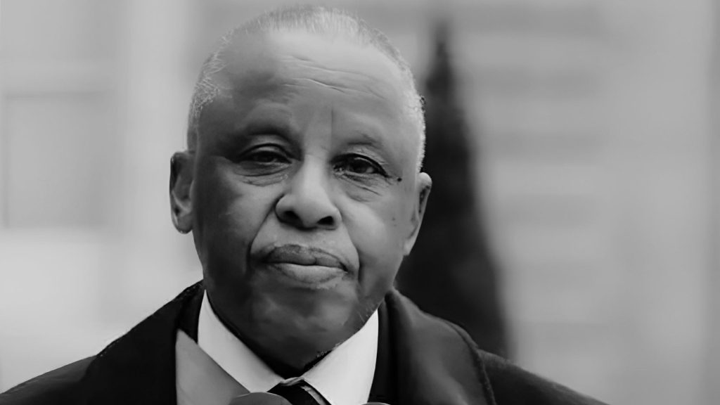 Fallece el expresidente botsuano Festus Mogae a los 86 años, conocido por su lucha contra el VIH