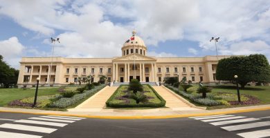 ADP denuncia que el Decreto 309-26 busca entregar la educación pública al sector privado