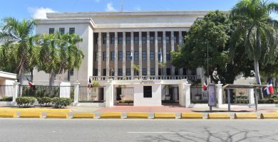Gremios educativos piden al Gobierno consenso entre los sectores para un nuevo plan de Educación