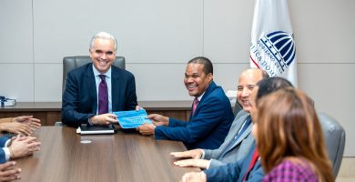 Silverio y ministro de Educación tratan innovación educativa y formación docente
