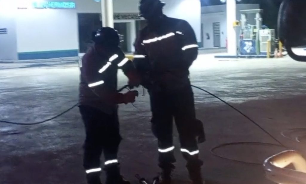 Temen tragedia por constantes incendios en cables eléctricos de Villa Hermosa