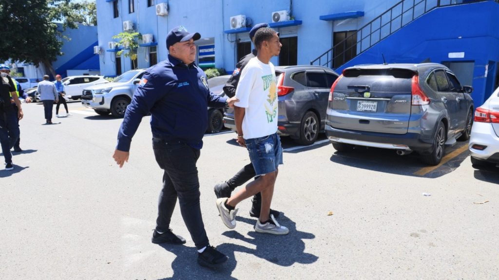 Se entrega hombre acusado de causar muerte a cabo policial en SDE