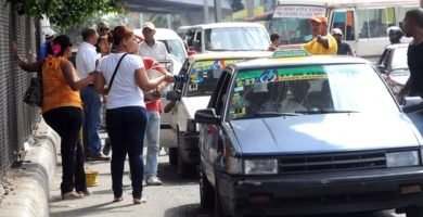Desde el lunes, chóferes volverán a cobrar pasaje sin alzas tras acuerdo con el Gobierno