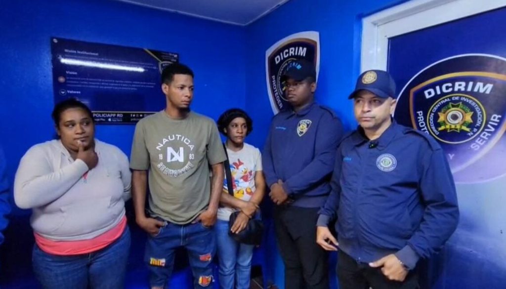 Dos jóvenes se entregan a la Policía por muerte ocurrida en negocio de Villa Sonador