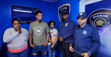 Dos jóvenes se entregan a la Policía por muerte ocurrida en negocio de Villa Sonador