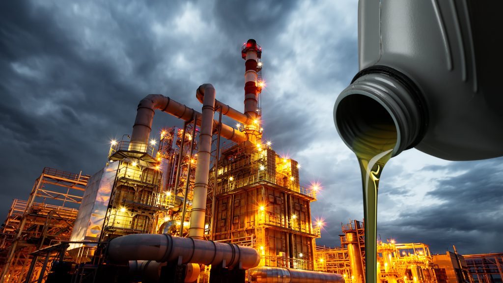 Los precios del petróleo suben un 3 %  tras críticas de Trump a Irán