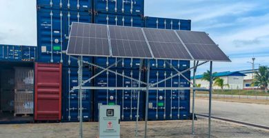 Japón dona 6,5 millones de dólares para instalar paneles solares en 10 hospitales de Cuba