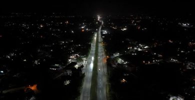 Iluminan Autopista 6 de Noviembre con más de 600 luminarias LED solares