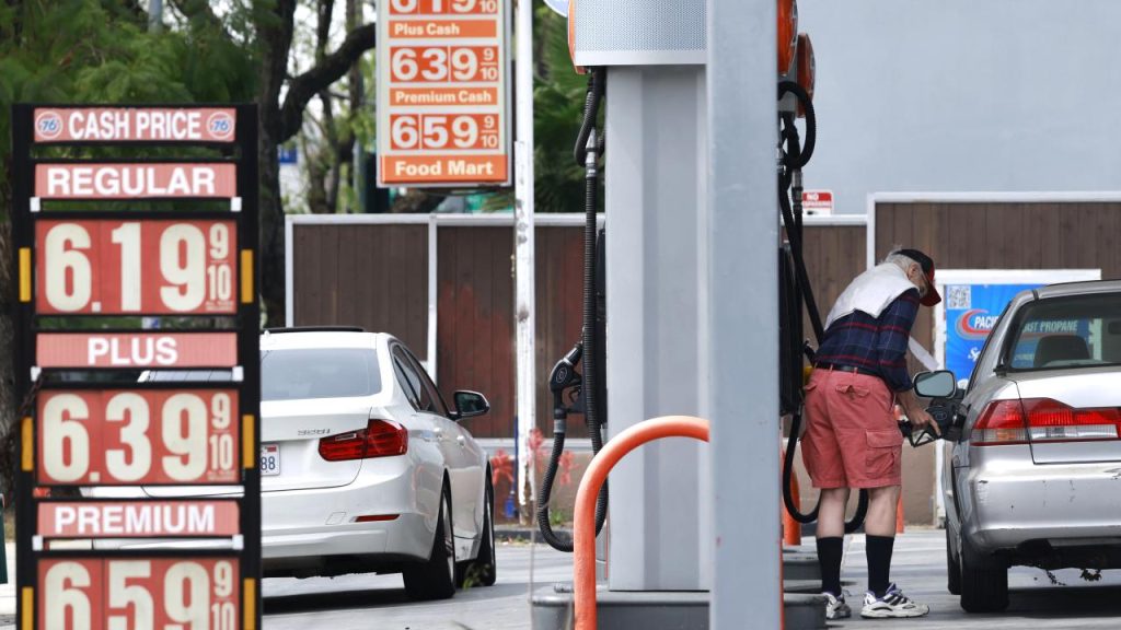 El alza del precio del combustible cuesta 37.000 millones de dólares a los estadounidenses