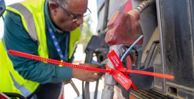Cierran estaciones de combustibles en Azua y Montecristi por vender gasolina fuera de calidad