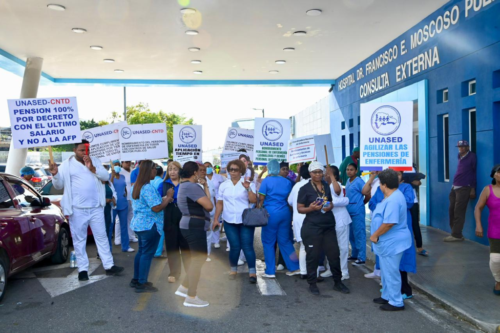 Enfermeras convocan a nuevo paro de labores por 24 horas el lunes 18 de mayo