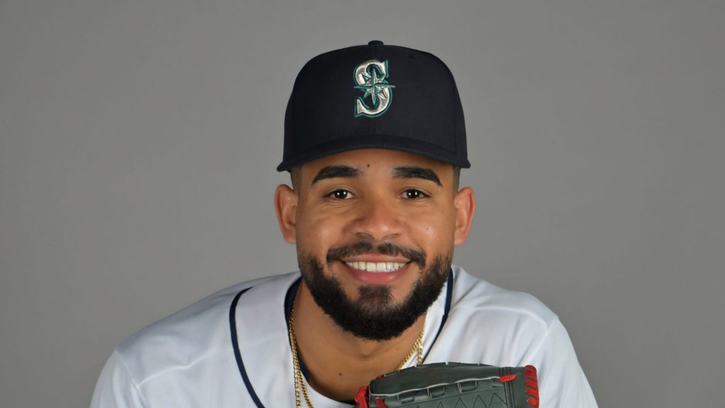 Lanzador Domingo González debuta en Grandes Ligas