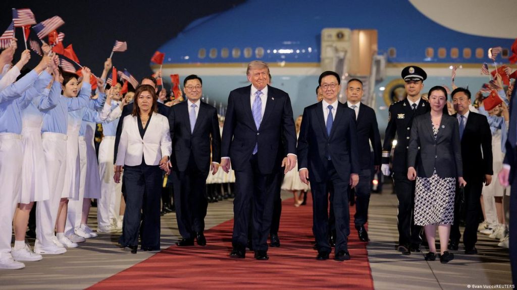 Donald Trump llega a Pekín para su segunda visita a China desde 2017